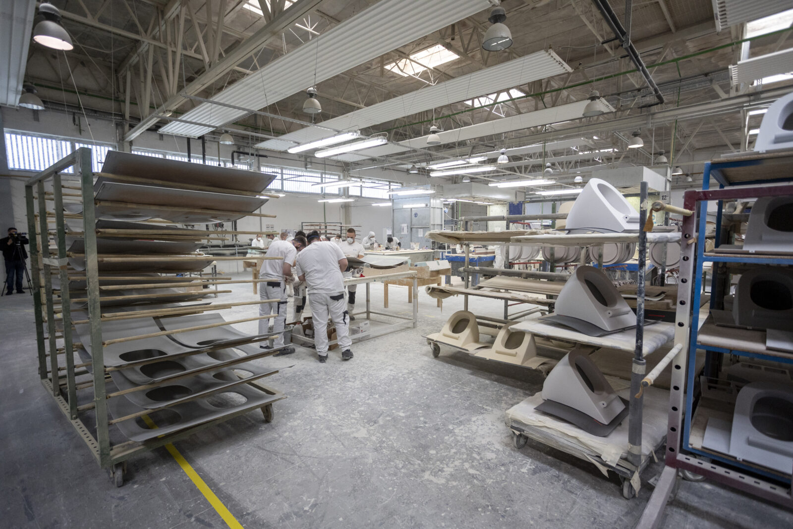 Vukovar: Obilazak tvrtke Enikon Aerospace koja se bavi pripremom površine i završnom obradom dijelova unutrašnjosti aviona