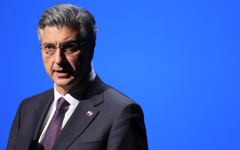 Plenković na Krku: Potvrđeno da Janaf može zadovoljiti godišnje potrebe rafinerija u Slovačkoj i Mađarskoj