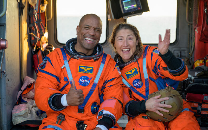 FOTO/VIDEO: Astronauti misije Artemis 2 sletjeli na Zemlju i zaključili 10-dnevnu lunarnu misiju