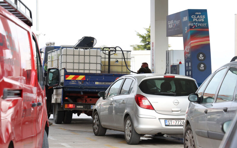 Pet članica EU-a traži porez na ‘ekstra dobit’ energetskih kompanija