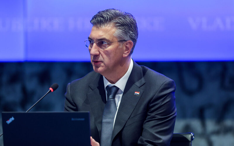 Vlada odlučila: Benzin skuplji 0,04, a dizel 0,12 eura po litri