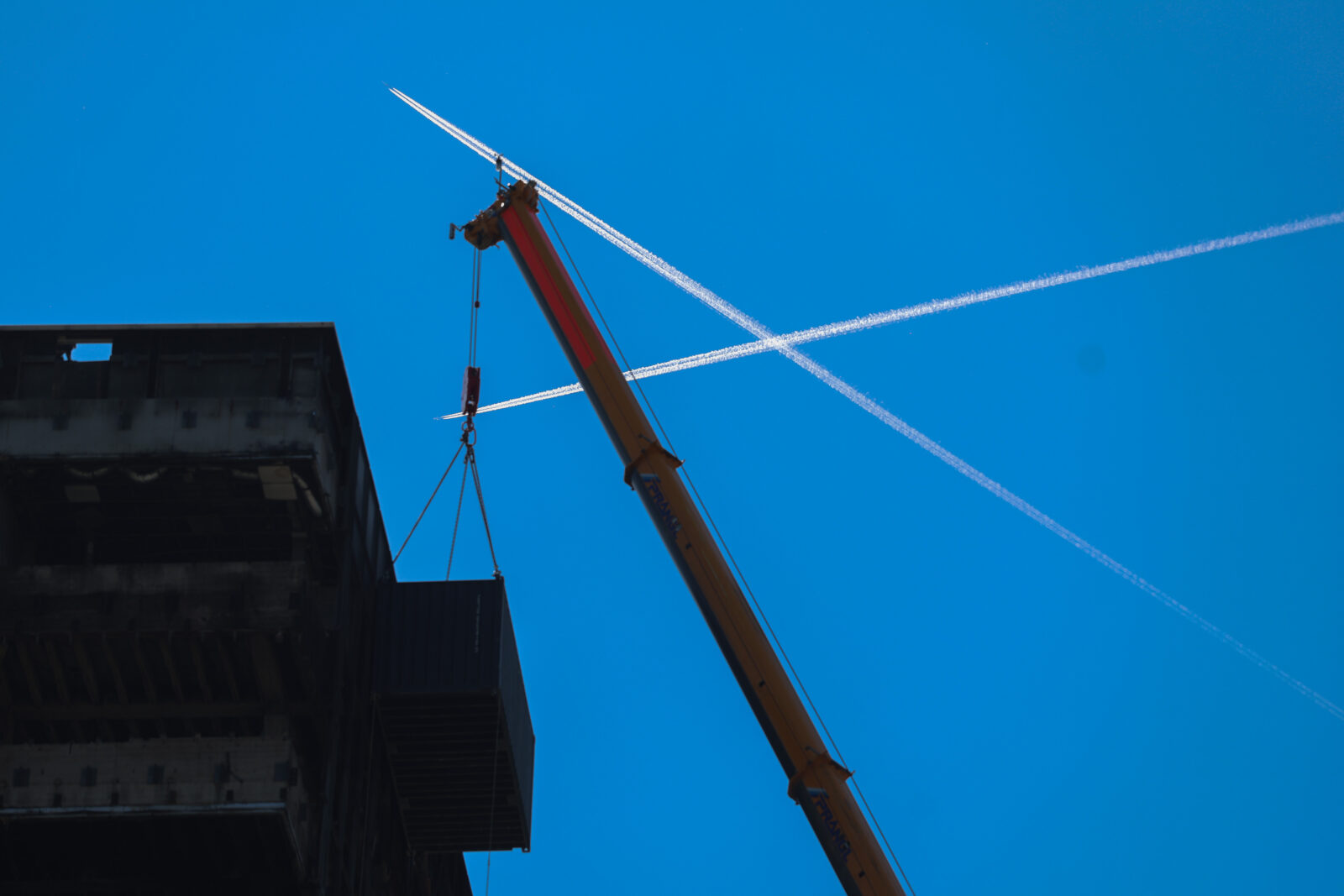 Zagreb:  Počelo uklanjanje dijela katova zgrade Vjesnika