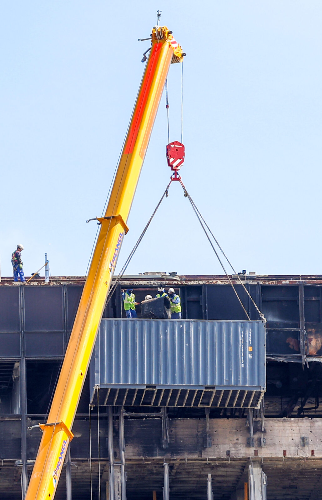 Zagreb:  Počelo uklanjanje dijela katova zgrade Vjesnika