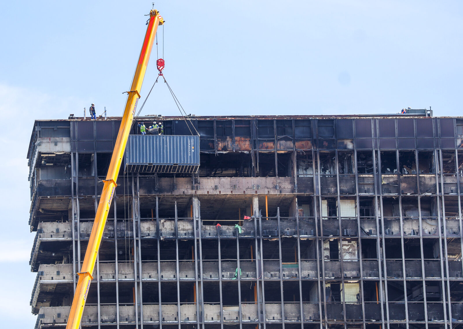 Zagreb:  Počelo uklanjanje dijela katova zgrade Vjesnika