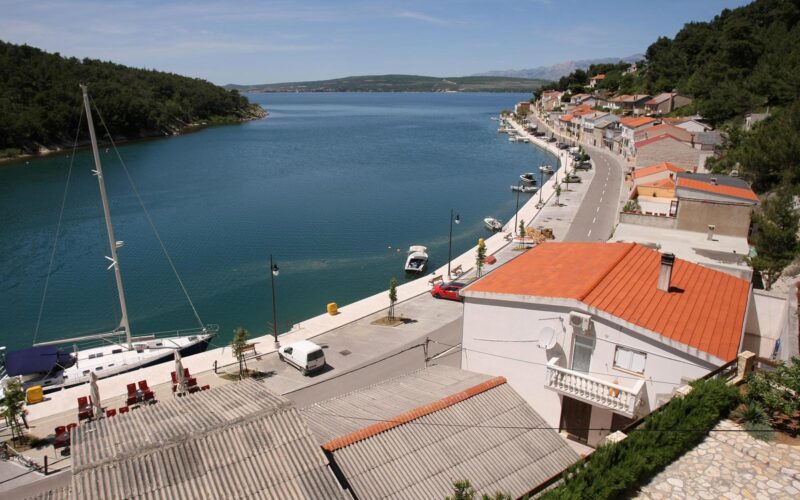 Hrvatska ima više od 700.000 nekomercijalnih kreveta: Vikendice i stanovi nadmašili hotele, kampove i apartmane