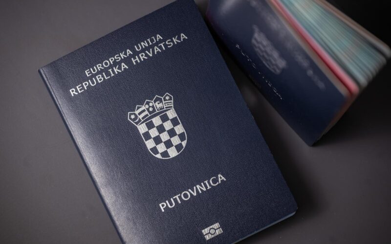 Hrvatska putovnica ostvarila povijesni rekord: Među 10 najmoćnijih je na svijetu, ispred SAD-a i Ujedinjenog kraljevstva