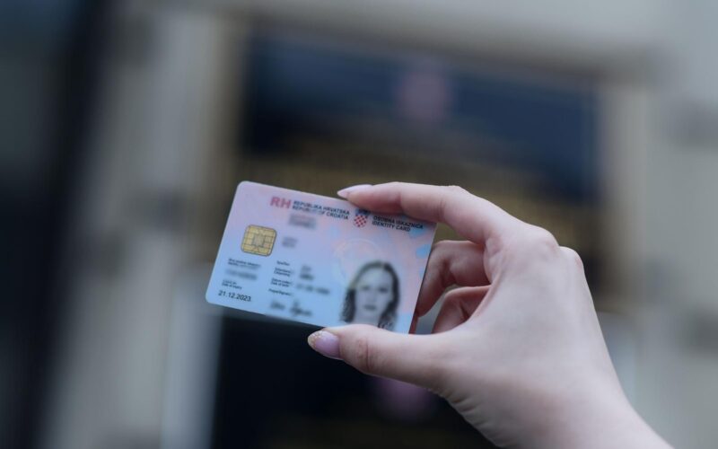 Tisuće osobnih iskaznica uskoro prestaju vrijediti: Provjerite svoju i izbjegnite visoku kaznu