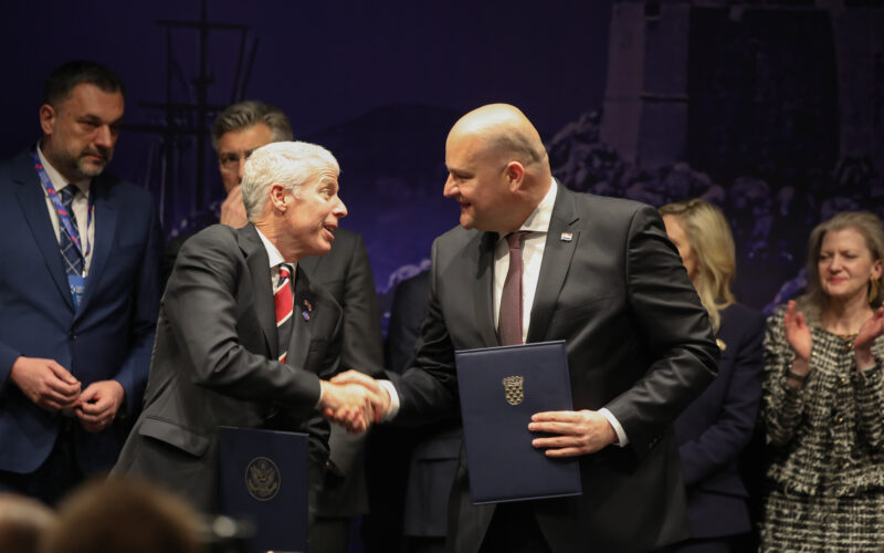 Hrvatska i SAD u Dubrovniku potpisali sporazume “vrijedne milijarde”