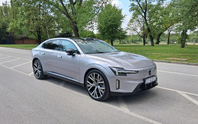 Na testu: Luksuzna petmetarska električna limuzina sa 680 KS i dometom od 700 km, pogledajte fotografije