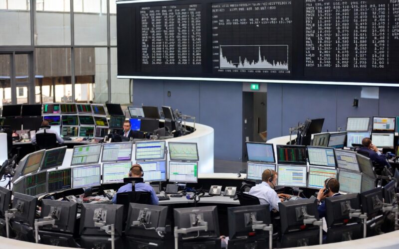 Snažan rast svjetskih burzi, dolar pao prema košarici valuta