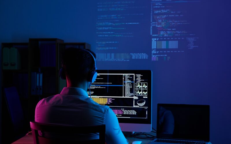 Goldman Sachs upozorava: AI tjera najbolje plaćene radnike u niže plaćene poslove