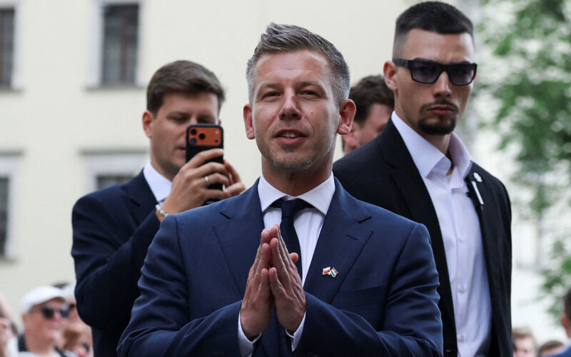 Kada lojalisti prestanu vjerovati u vlast, režimi se urušavaju