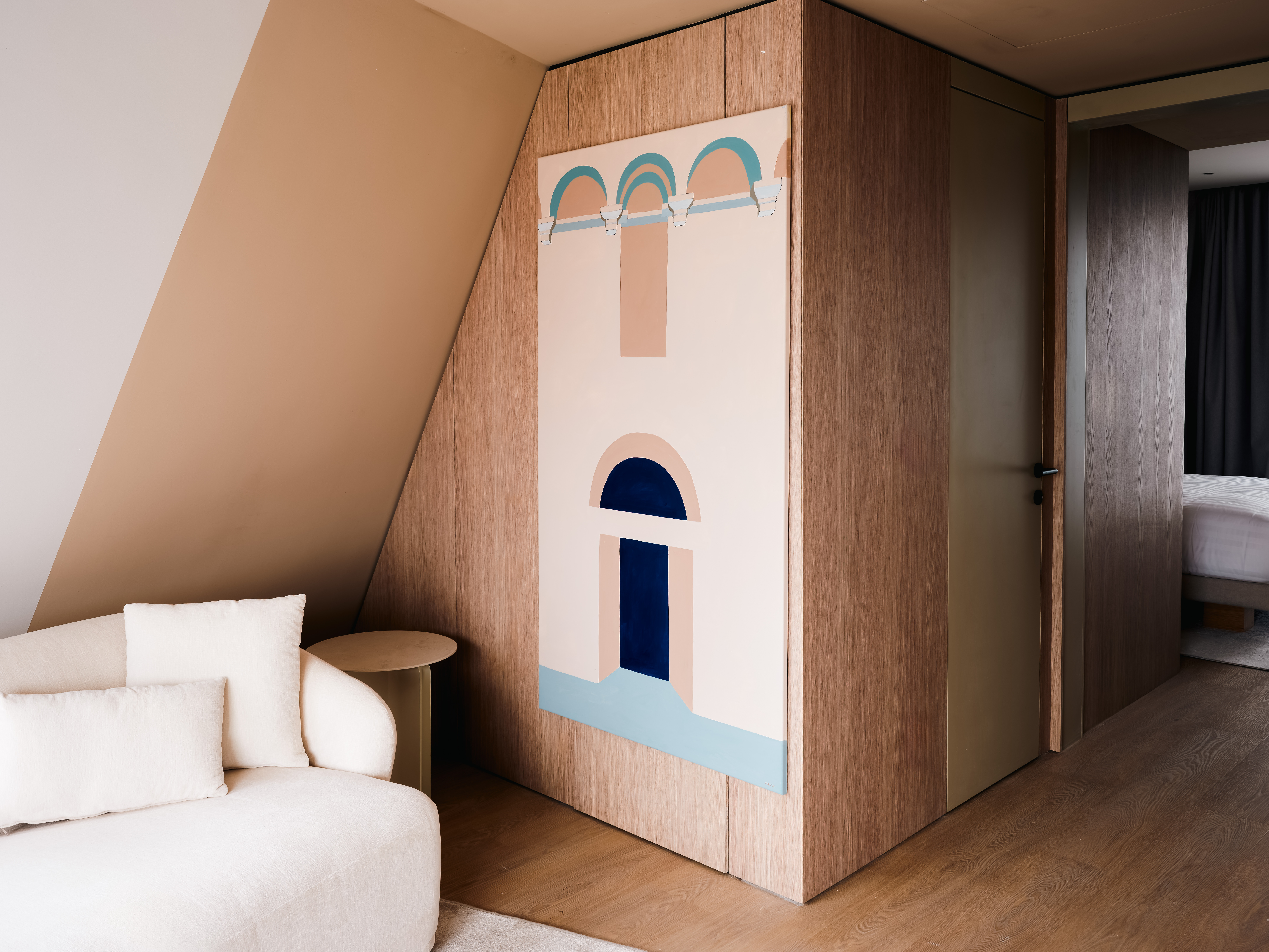 501_Signature_Suite_King_Balcony_16