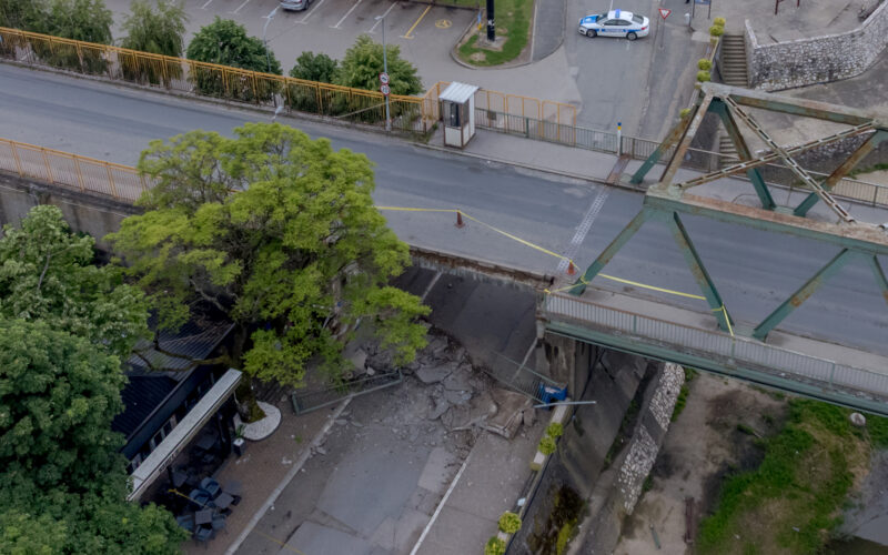 Vozači, pažnja: Zbog urušavanja mosta obustavljen promet na graničnom prijelazu Stara Gradiška