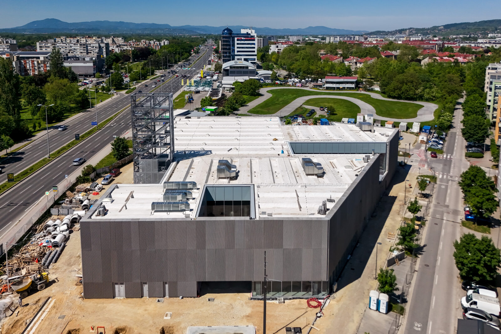 Pogled iz zraka na novi bazenski kompleks u Španskom
