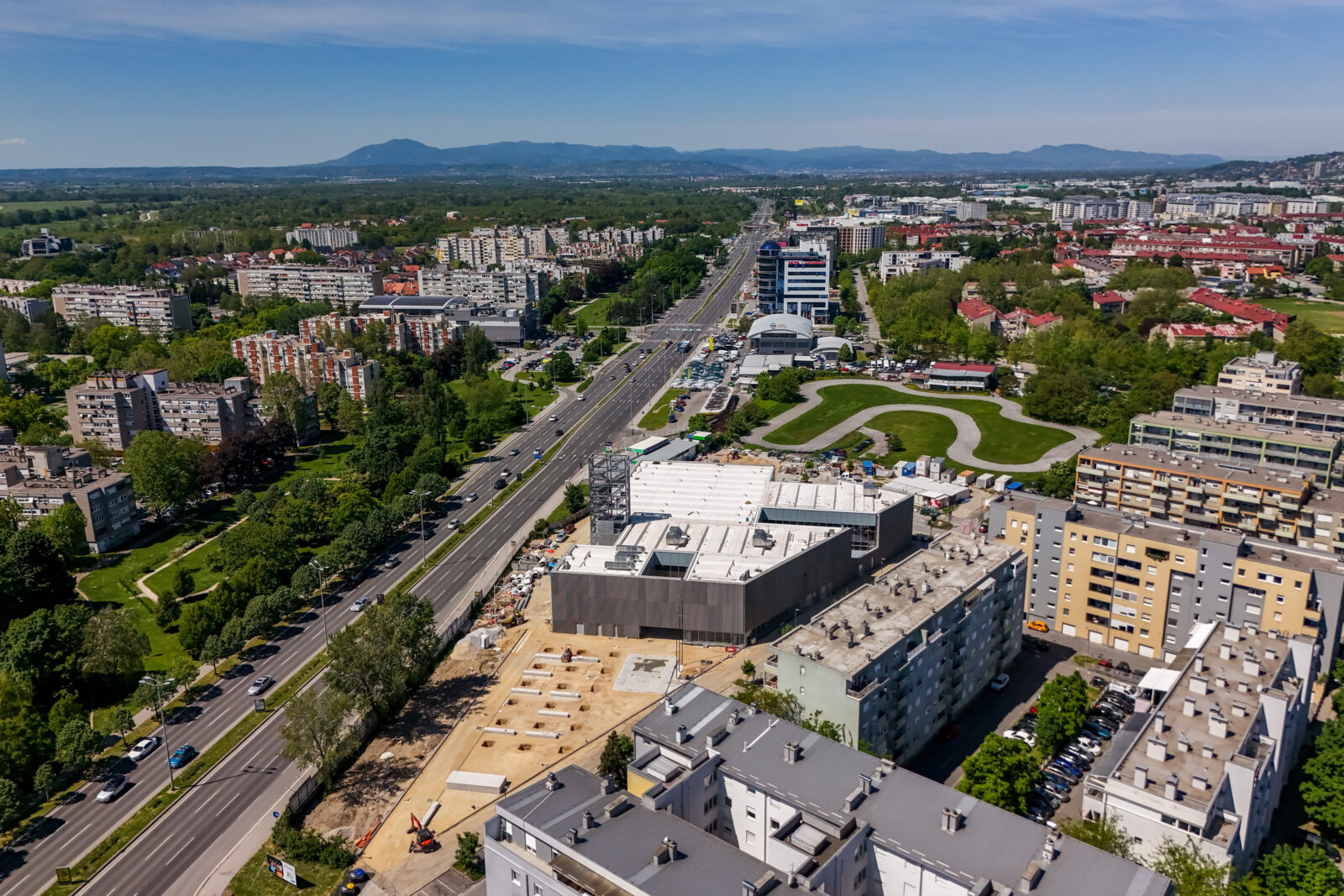 Pogled iz zraka na novi bazenski kompleks u Španskom
