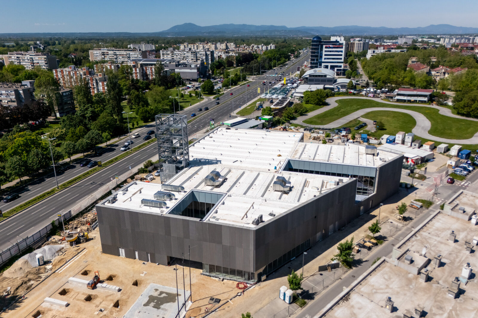 Pogled iz zraka na novi bazenski kompleks u Španskom