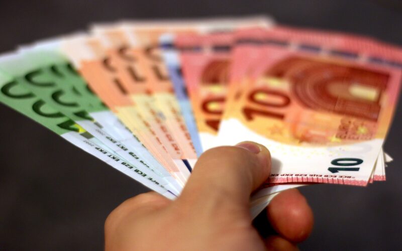 Ovakva se ponuda za posao rijetko viđa: Traže četiri radnika, a kandidati odmah u startu dobiju 5000 eura