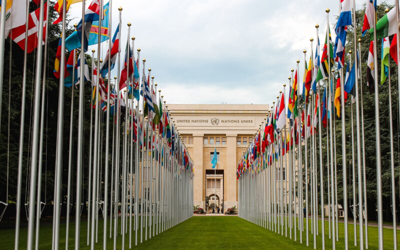 Amerika daje UN-u milijardu dolara humanitarne pomoći – duguju im višestruko više za članarinu