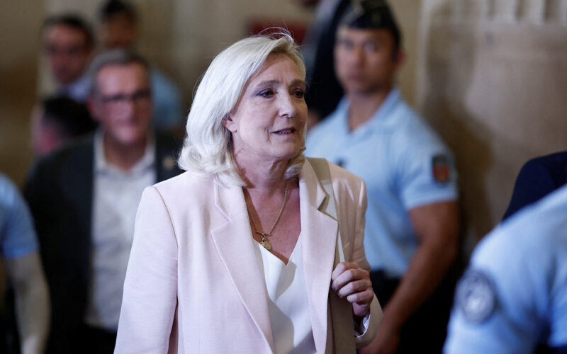 Marine Le Pen proglašena krivom: Sud joj je izrekao trogodišnju zatvorsku kaznu, nosit će narukvicu za praćenje