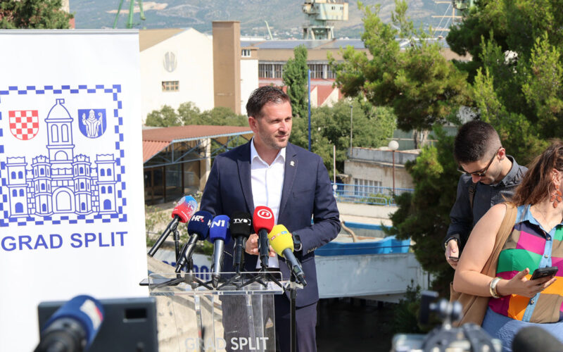 Šuta: Oduzimite škveru koncesiju!, Brodosplit: Evo, gradimo jedrenjak