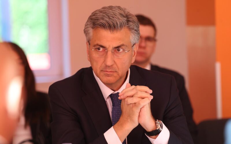 Plenković upozorio iznajmljivače i ugostitelje: Pazite na cijene