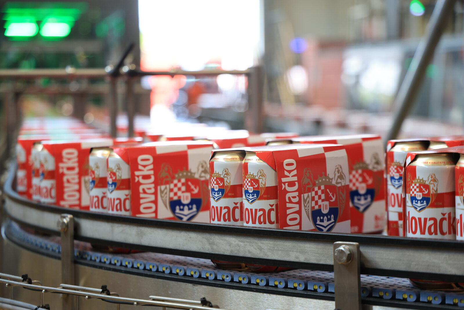 Karlovac: Ministar Šušnjar obišao pogon pivovare Heineken Hrvatska