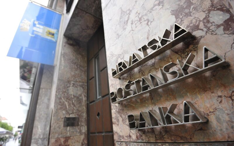 HPB kupuje Croatia banku