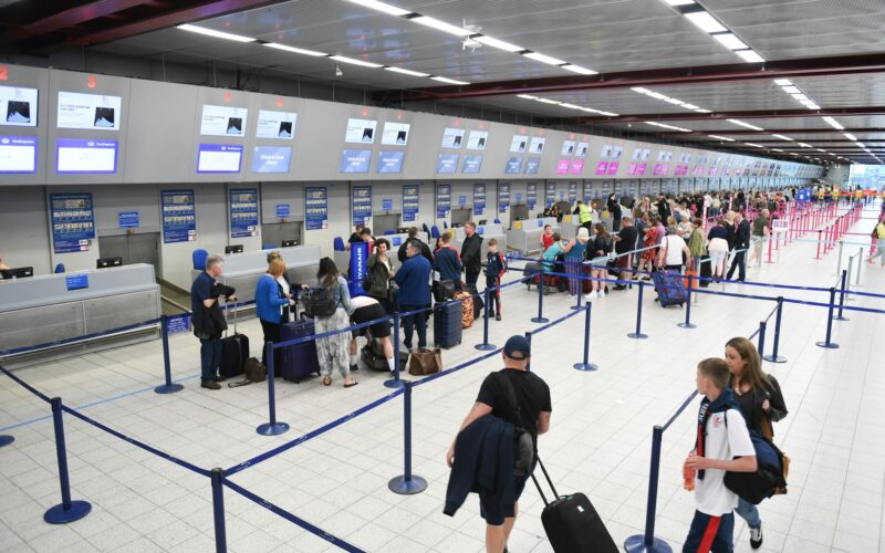 Zbog novog EU sustava ljudi čekaju satima na aerodromima: “Znao sam da će biti loše, ali ne toliko”