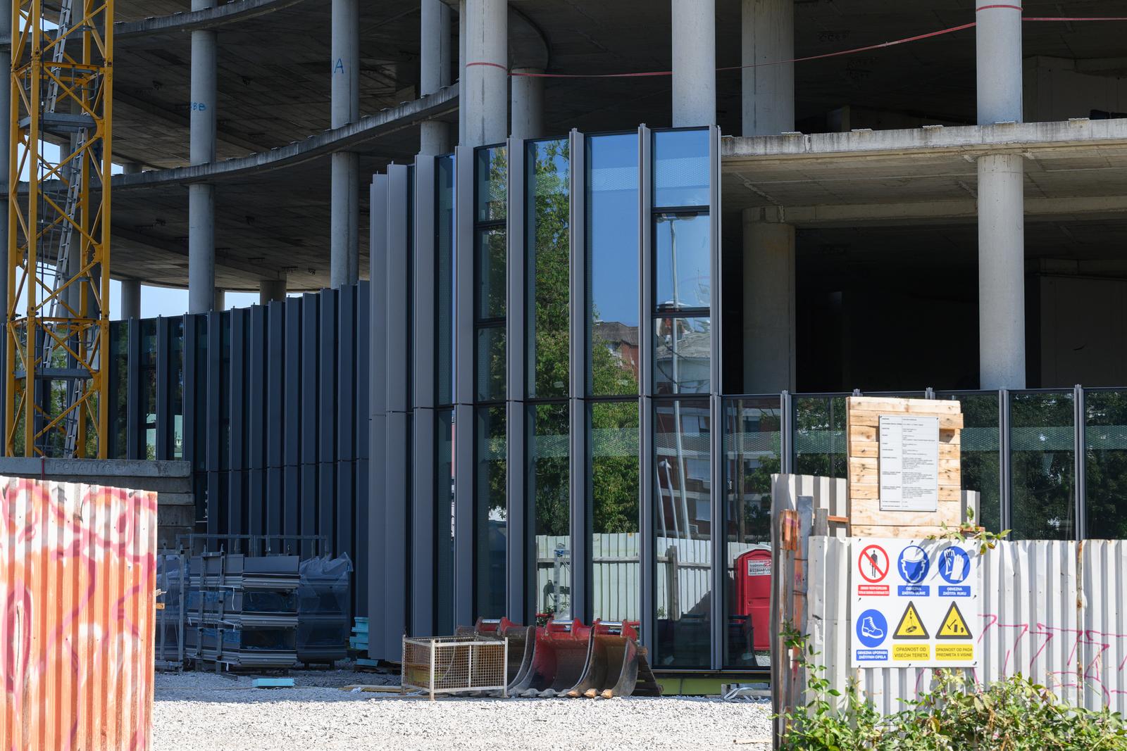 Zagreb: Nakon više desetljeća čekanja napokon počeli radovi, nedovršena zgrada postaje CapriCo Tower