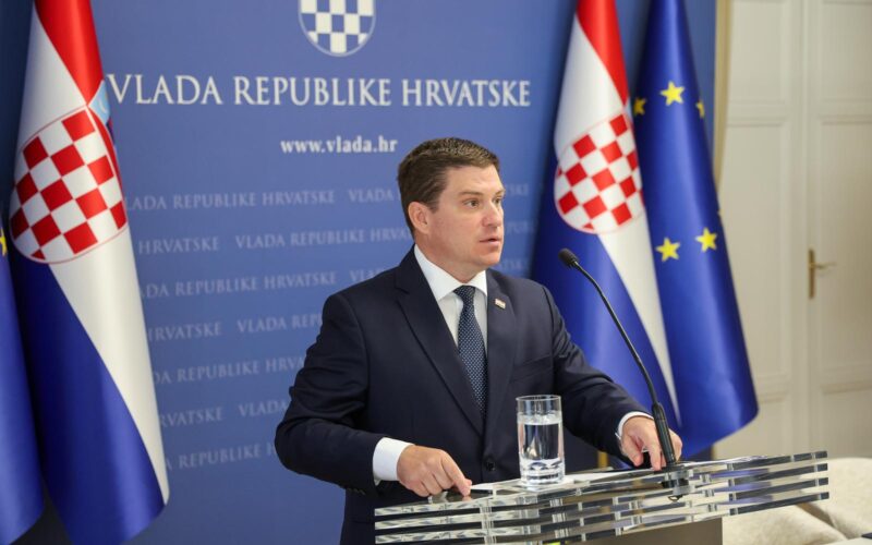 Vlada osigurala 2,5 milijuna eura za izgradnju radnog katamarana za Plovput