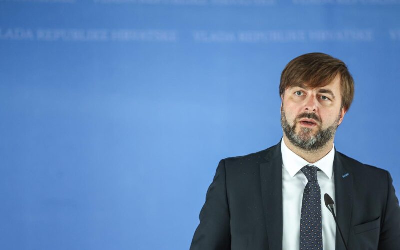 Ćorić odbacio zahtjeve sindikata za veće plaće: Neću ugroziti financijsku stabilnost zemlje