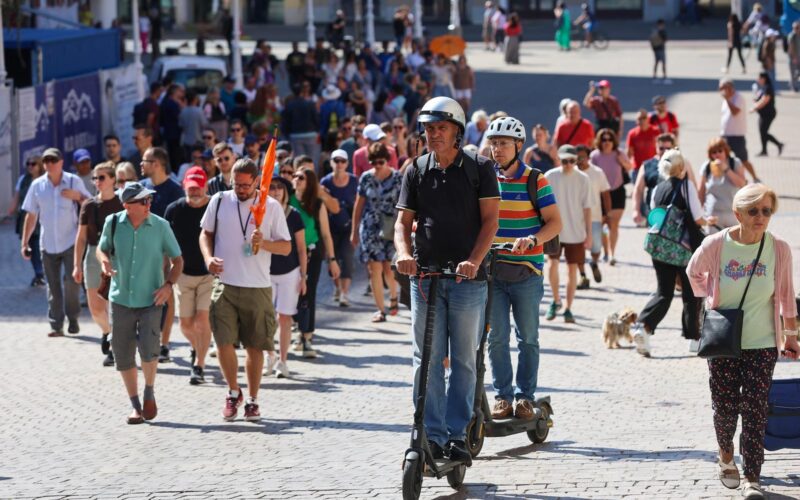 Posao iz snova: Plaće idu do 7.500 eura, visoke božićnice, godišnji od 31. dan…