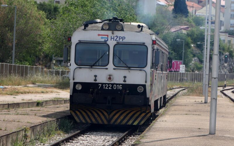 Vlakovi u Hrvatskoj prosječno voze 42,9 km/h: Zbog radova troškovi HŽ-a rastu i do 40 posto